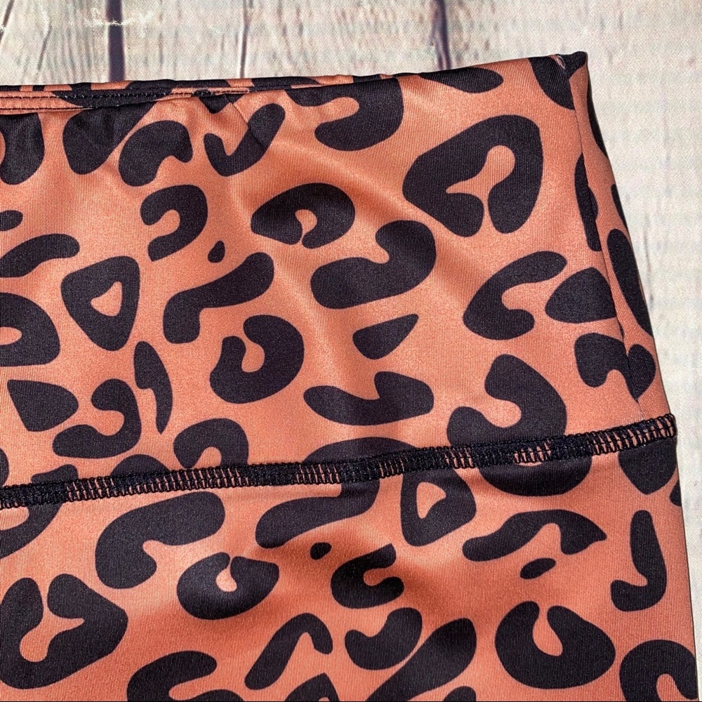 🍁 Isabel Leopard Print Workout Set 🍁 - Picture 6 of 14